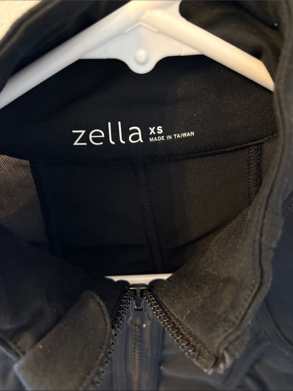 Zella Black Ruched-Panel Zip-Up Performance Jacket - Picture 2 of 3